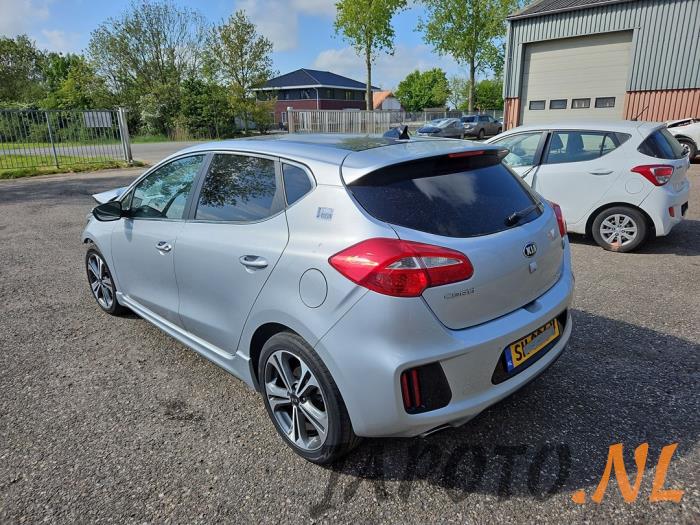 Kia Cee'd 1.0i T-GDi 12V 120 Épave (2018, Gris)