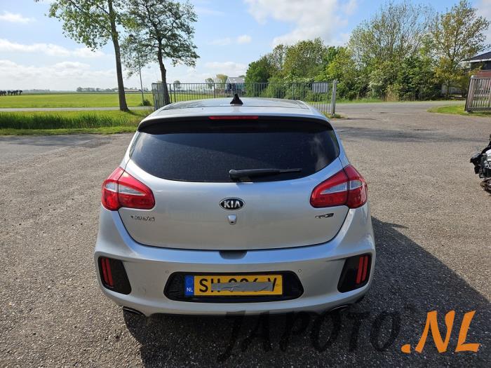 Kia Cee'd 1.0i T-GDi 12V 120 Épave (2018, Gris)