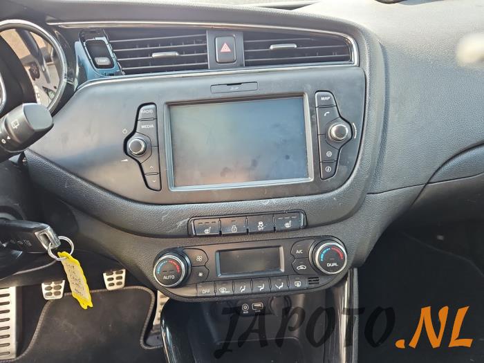 Kia Cee'd 1.0i T-GDi 12V 120 Épave (2018, Gris)