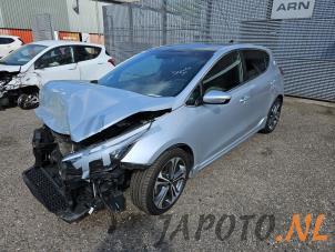 Kia Cee'd 1.0i T-GDi 12V 120 Épave (2018, Gris)