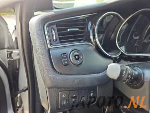 Kia Cee'd 1.0i T-GDi 12V 120 Épave (2018, Gris)