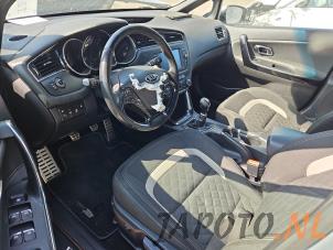 Kia Cee'd 1.0i T-GDi 12V 120 Épave (2018, Gris)