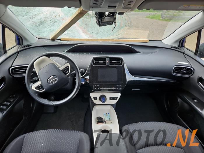 Toyota Prius 1.8 16V Hybrid Skrotfordon (2016, BLAUW)