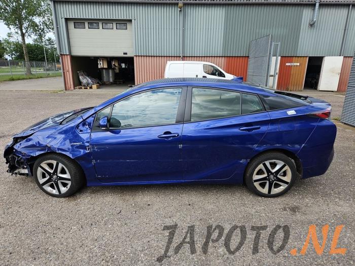 Toyota Prius 1.8 16V Hybrid Skrotfordon (2016, BLAUW)