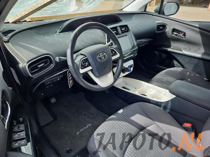 Toyota Prius 1.8 16V Hybrid Skrotfordon (2016, BLAUW)