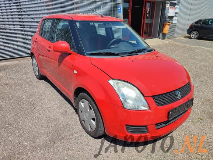 Suzuki Swift 1.3 VVT 16V Vehículo de desguace (2008, Rojo)