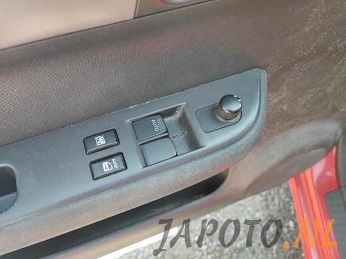 Suzuki Swift 1.3 VVT 16V Vehículo de desguace (2008, Rojo)