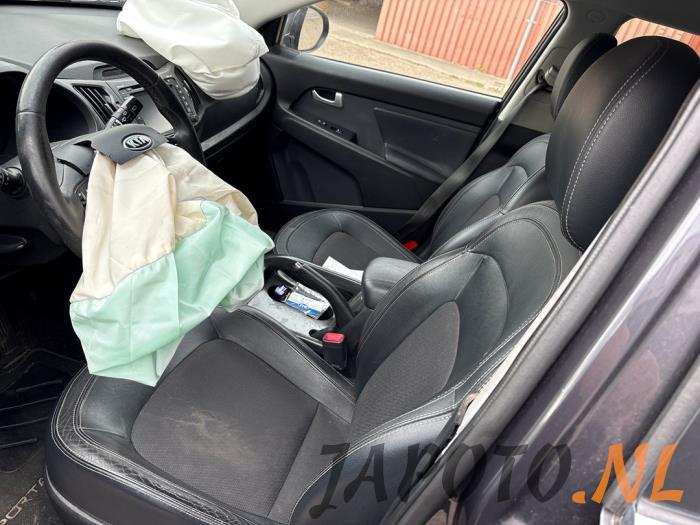 Kia Sportage 2.0 CVVT 16V 4x2 Épave (2011, Gris)