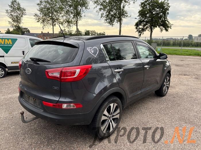 Kia Sportage 2.0 CVVT 16V 4x2 Épave (2011, Gris)