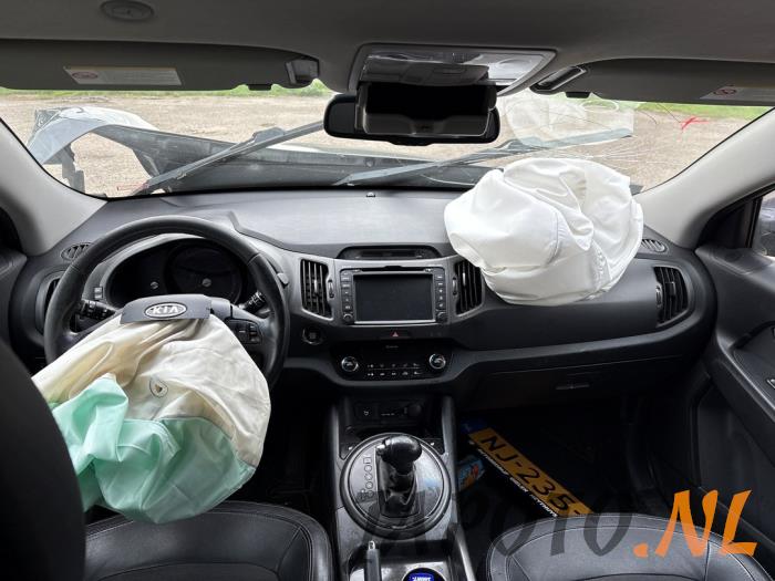 Kia Sportage 2.0 CVVT 16V 4x2 Épave (2011, Gris)