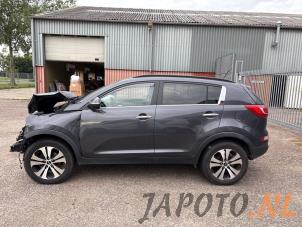 Kia Sportage 2.0 CVVT 16V 4x2 Épave (2011, Gris)