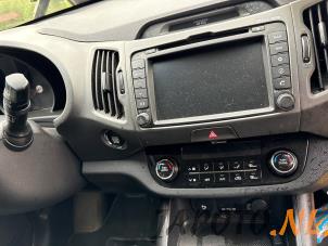 Kia Sportage 2.0 CVVT 16V 4x2 Épave (2011, Gris)