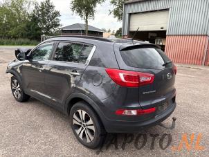 Kia Sportage 2.0 CVVT 16V 4x2 Épave (2011, Gris)