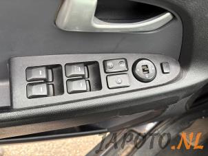 Kia Sportage 2.0 CVVT 16V 4x2 Épave (2011, Gris)