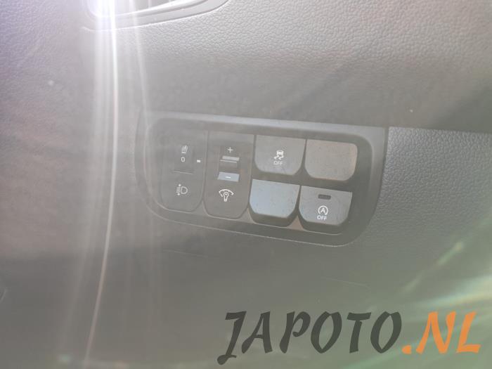 Kia Rio III 1.2 CVVT 16V Samochód złomowany (2012, Szary, Grafitowy)