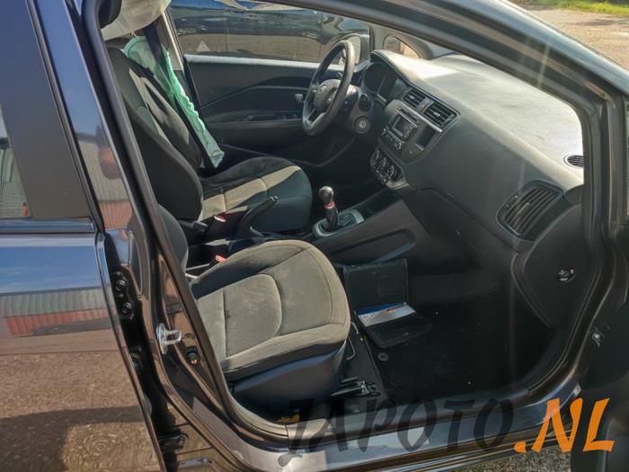 Kia Rio III 1.2 CVVT 16V Samochód złomowany (2012, Szary, Grafitowy)