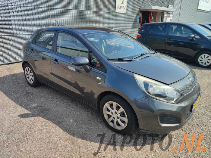 Kia Rio III 1.2 CVVT 16V Samochód złomowany (2012, Szary, Grafitowy)