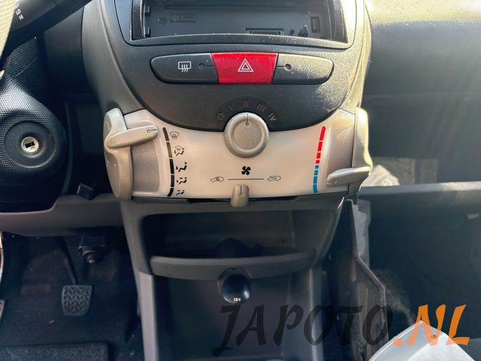 Toyota Aygo 1.0 12V VVT-i Épave (2008, Gris)