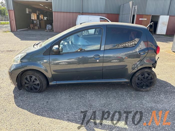 Toyota Aygo 1.0 12V VVT-i Épave (2008, Gris)