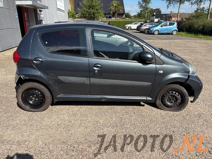 Toyota Aygo 1.0 12V VVT-i Épave (2008, Gris)