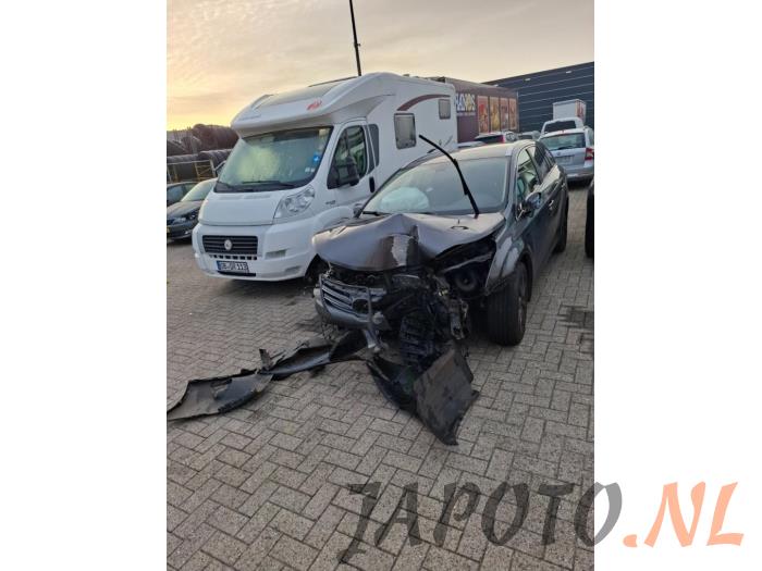 Toyota Avensis Wagon 2.0 16V D-4D-F Épave (2012, Gris)