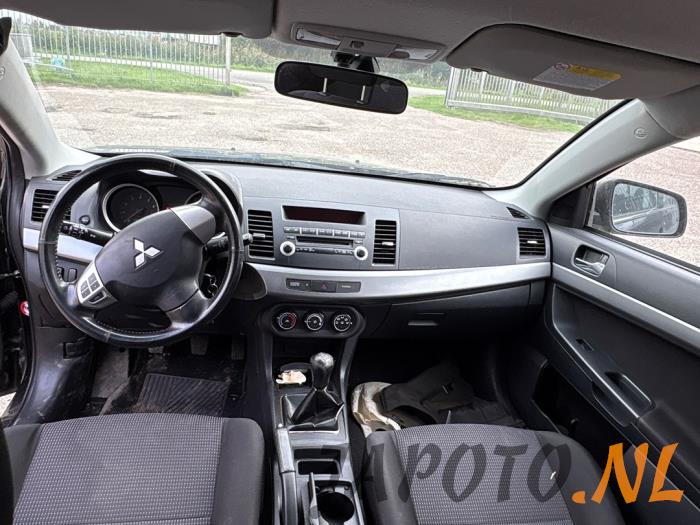 Mitsubishi Lancer Sports Sedan 1.6 MIVEC 16V Vehículo de desguace (2011, Negro)