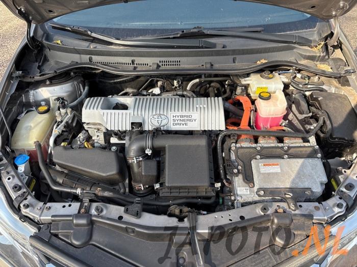 Toyota Auris Touring Sports 1.8 16V Hybrid Épave (2014, Brun)