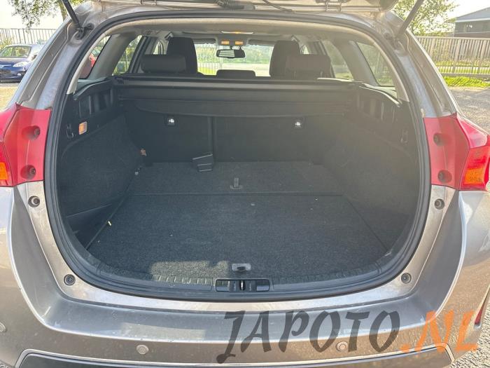 Toyota Auris Touring Sports 1.8 16V Hybrid Épave (2014, Brun)