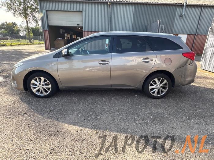 Toyota Auris Touring Sports 1.8 16V Hybrid Épave (2014, Brun)