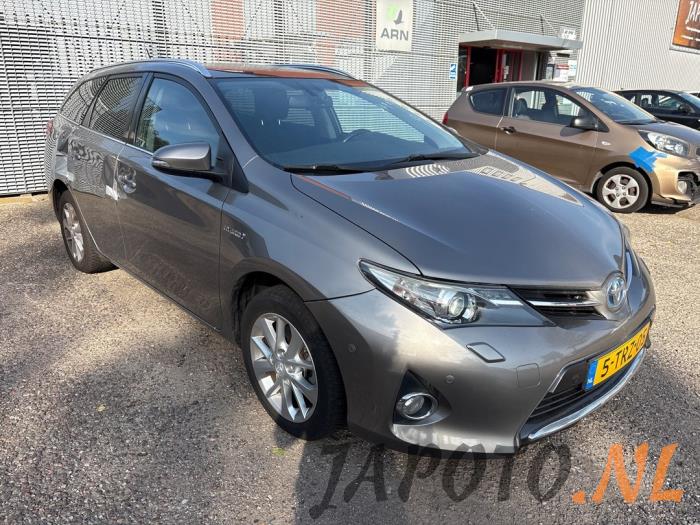 Toyota Auris Touring Sports 1.8 16V Hybrid Épave (2014, Brun)