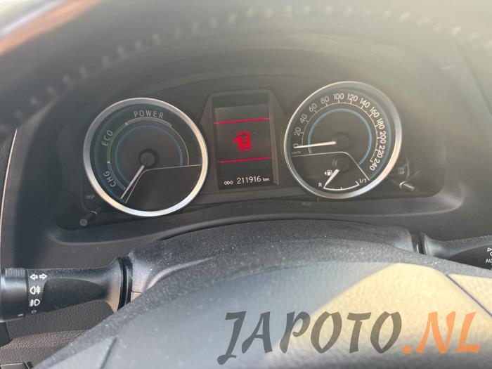 Toyota Auris Touring Sports 1.8 16V Hybrid Épave (2014, Brun)