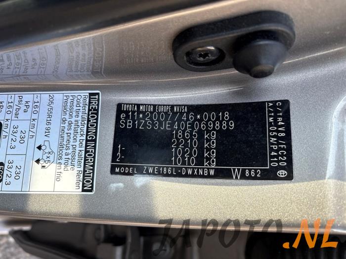 Toyota Auris Touring Sports 1.8 16V Hybrid Épave (2014, Brun)