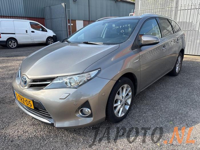 Toyota Auris Touring Sports 1.8 16V Hybrid Épave (2014, Brun)