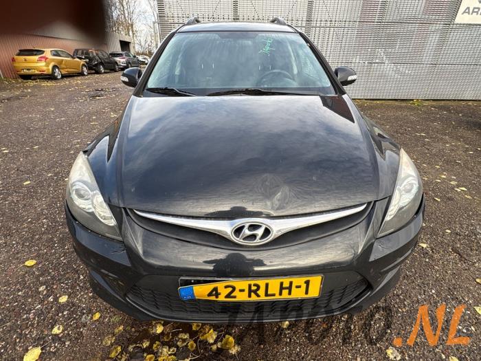 Hyundai i30 Crosswagon 1.6 CVVT 16V Épave (2011, Noir)