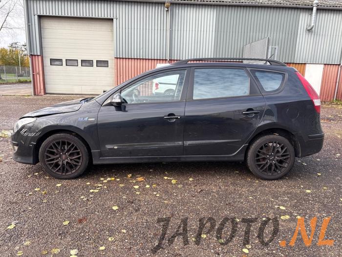 Hyundai i30 Crosswagon 1.6 CVVT 16V Épave (2011, Noir)