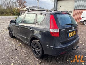 Hyundai i30 Crosswagon 1.6 CVVT 16V Épave (2011, Noir)