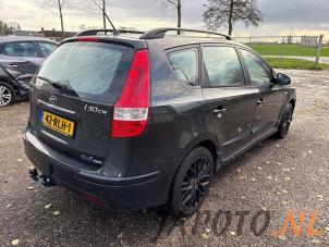 Hyundai i30 Crosswagon 1.6 CVVT 16V Épave (2011, Noir)
