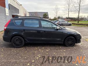 Hyundai i30 Crosswagon 1.6 CVVT 16V Épave (2011, Noir)