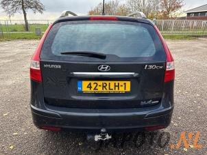 Hyundai i30 Crosswagon 1.6 CVVT 16V Épave (2011, Noir)