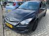 Hyundai i30 Crosswagon 1.6 CVVT 16V Schrottauto (2011, Schwarz)