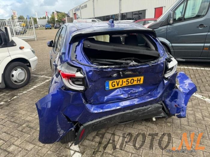 Toyota Yaris IV 1.5 12V Hybrid 115 Salvage vehicle (2024, Blue)