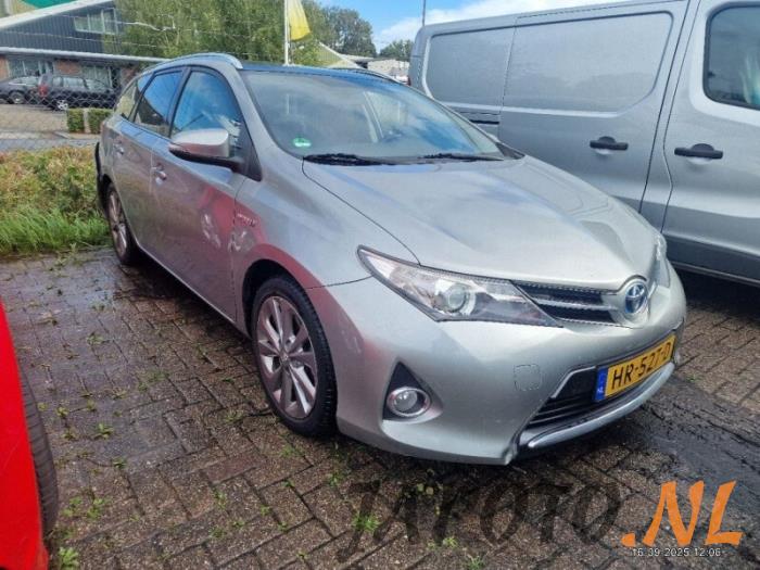 Toyota Auris Touring Sports 1.8 16V Hybrid Salvage vehicle (2014, Gray)