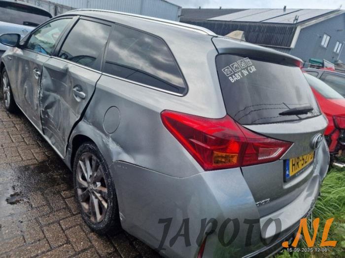 Toyota Auris Touring Sports 1.8 16V Hybrid Salvage vehicle (2014, Gray)