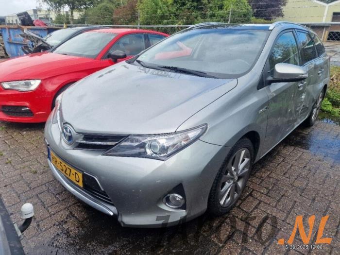 Toyota Auris Touring Sports 1.8 16V Hybrid Salvage vehicle (2014, Gray)