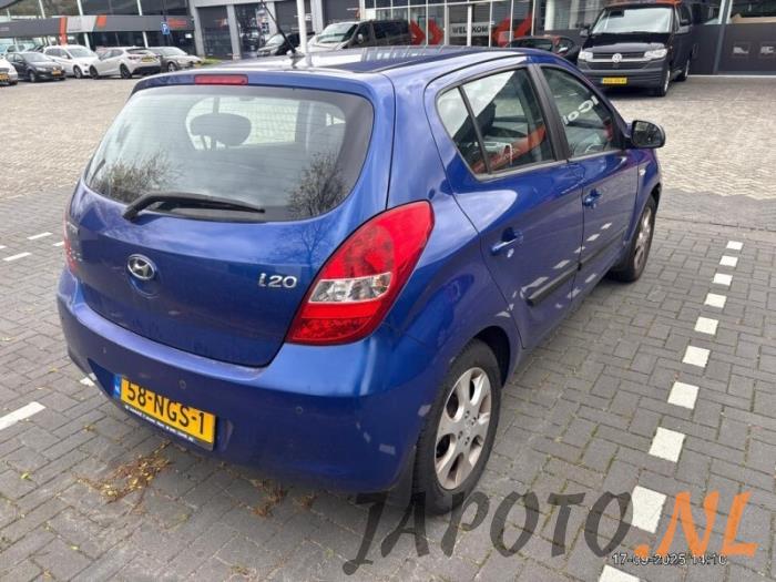 Hyundai i20 1.4i 16V Skrotfordon (2010, BLAUW)