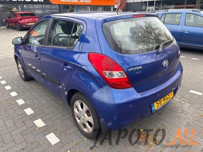 Hyundai i20 1.4i 16V Skrotfordon (2010, BLAUW)