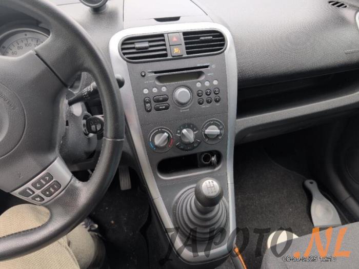 Suzuki Splash 1.0 12V Épave (2011, Vert)