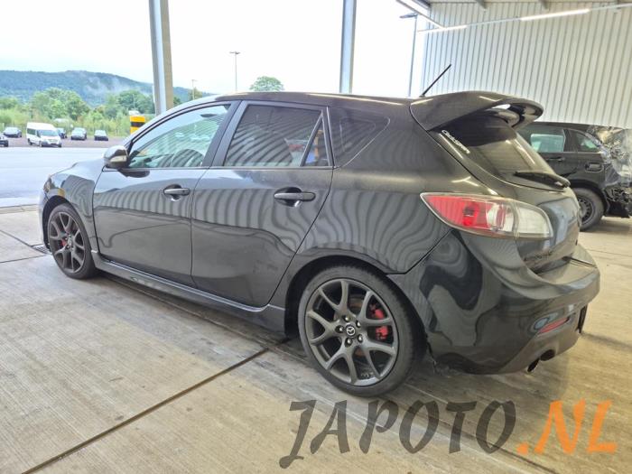 Mazda 3. Salvage vehicle (2013)