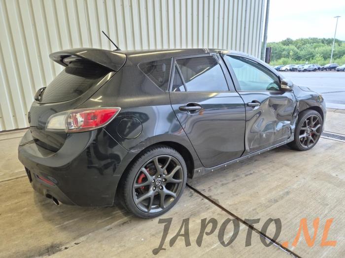 Mazda 3. Salvage vehicle (2013)