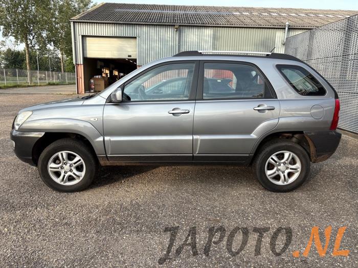Kia Sportage 2.0 CVVT 16V 4x2 Salvage vehicle (2007, Gray)